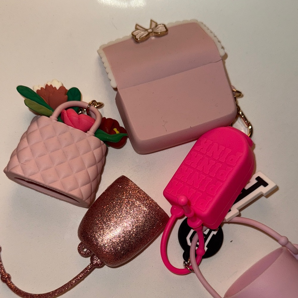 Keychain Misc Set Bundle - Picture 15 of 17